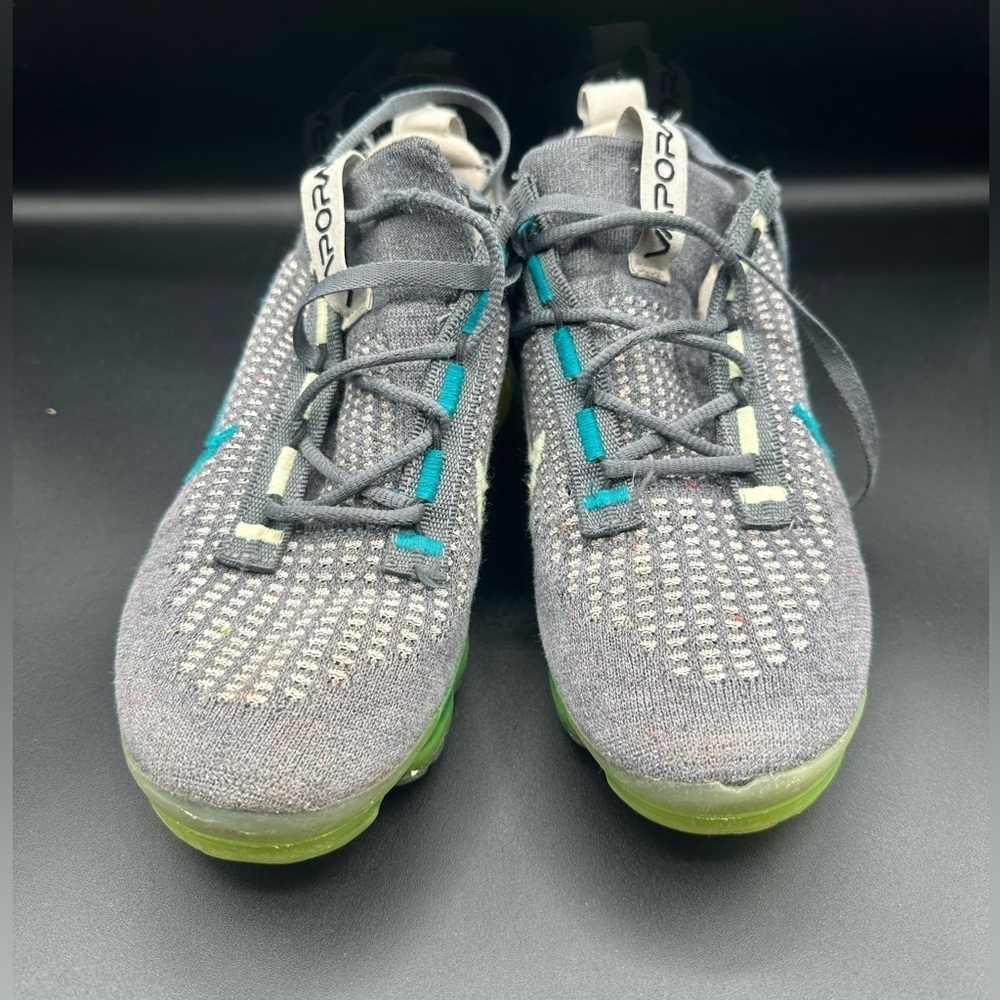 Nike Gray and Green Sneakers with Flyknit Upper and VaporMax Sole - Picture 5 of 6